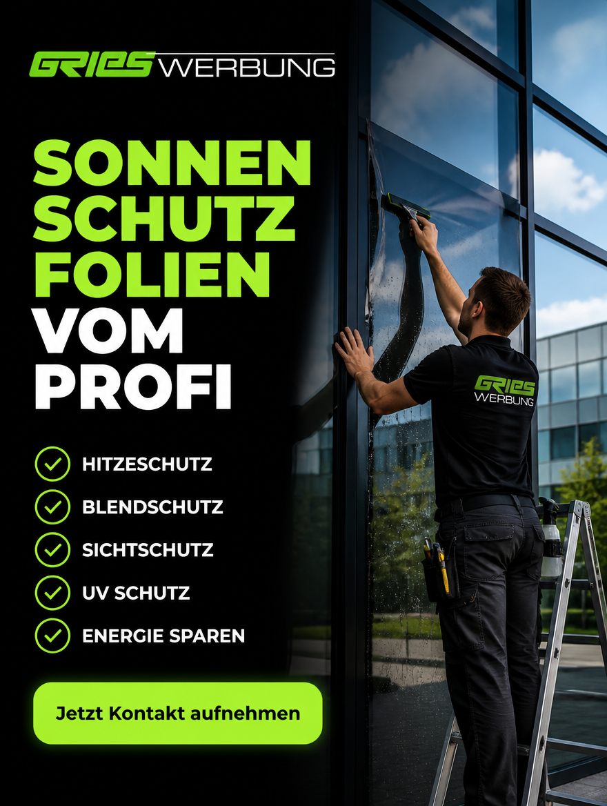 Social-Media-Creative mit Monteur bei der Anbringung von Sonnenschutzfolie an einer Glasfassade